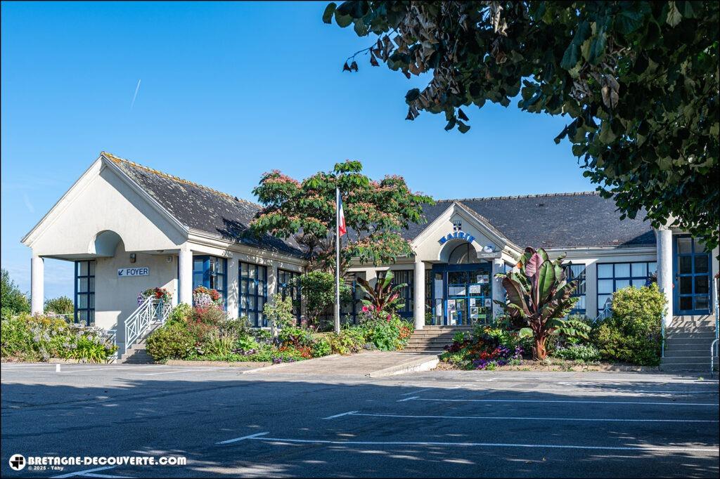 Mairie de la commune de Poullan-sur-Mer dans le Finistère.