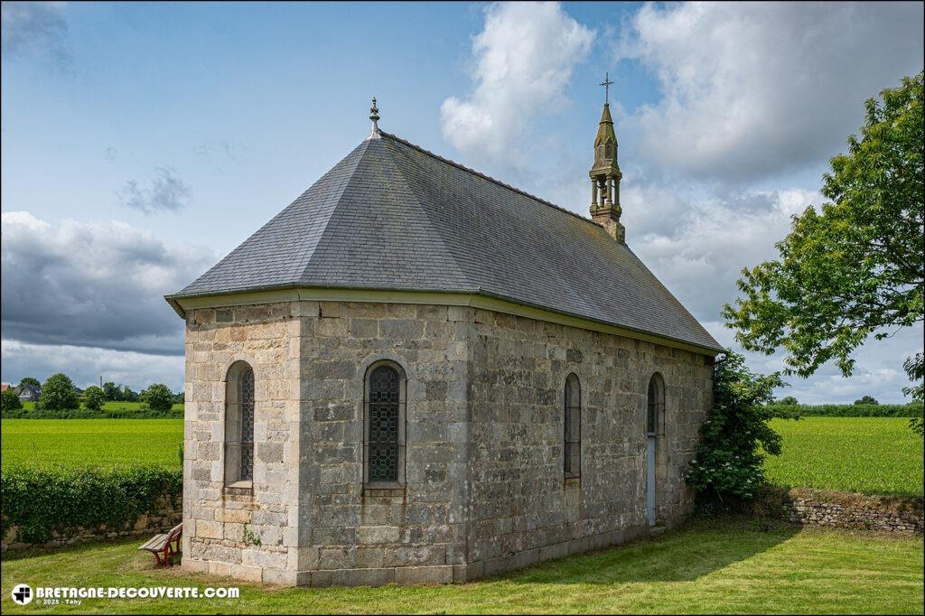 La chapelle Saint-Maurice sur la commune de Trémel dans les Côtes d'Armor.
