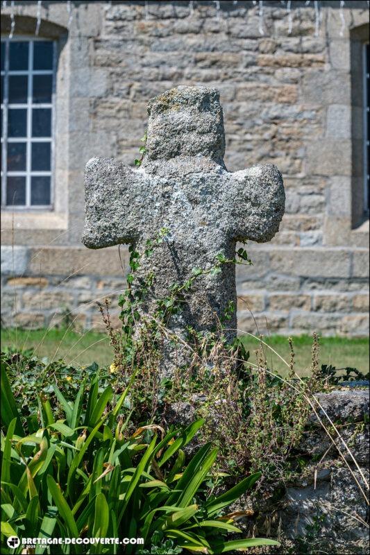 Croix du haut Moyen Âge de la chapelle Saint-Égarec.