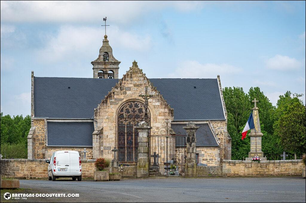 L'église paroissiale Saint-Blaise de Tréglamus.