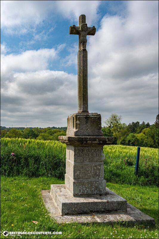 La croix de chemin de Kerfichet sur la commune de Kermoroc'h.