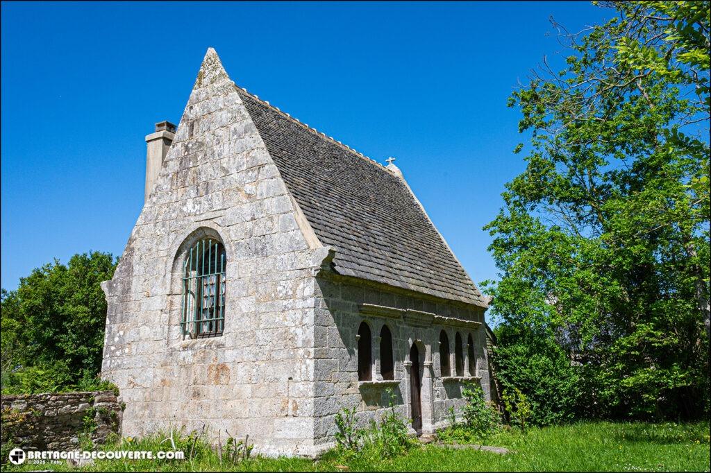 L'ossuaire de l'ancienne église de la paroisse de Mespaul dans le Finistère.