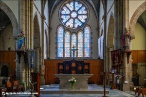 Le chœur de l'église Saint-Pierre de Plouénan.