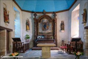 Le chœur de la chapelle Notre-Dame de Kerellon à Plouénan.