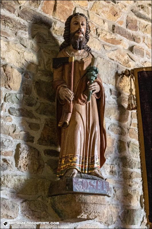 La statue de joseph dans l'église de Lanvéoc.