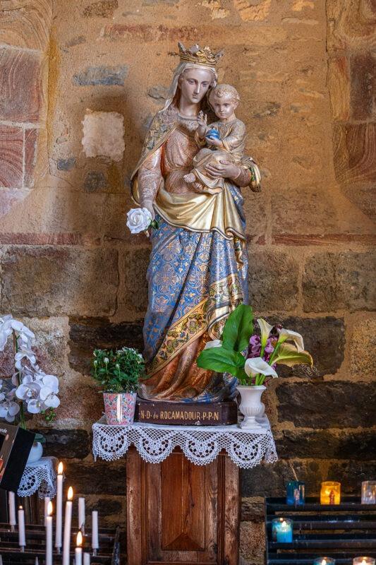 La statue de Notre-Dame de Rocamadour dans la chapelle éponyme de Camaret-sur-Mer.