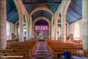 La nef de l'église paroissiale Saint-Pierre de Briec.