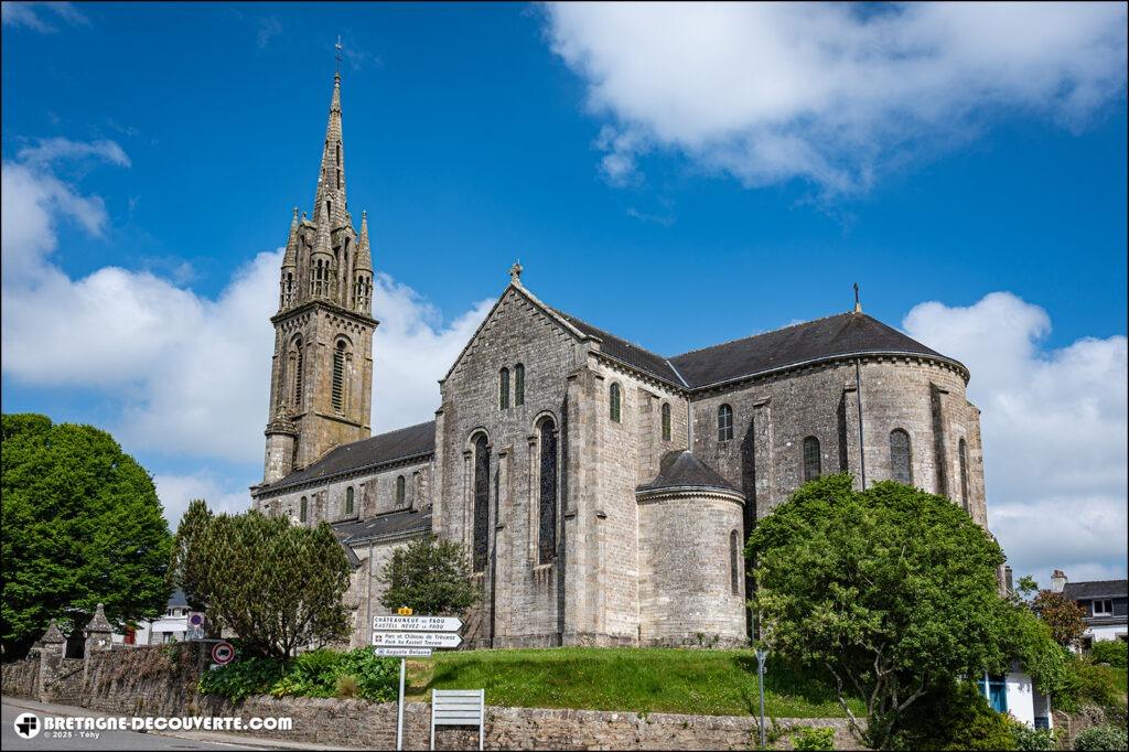 L'église paroissiale Sainte-Candide de Scaër dans le Finistère.