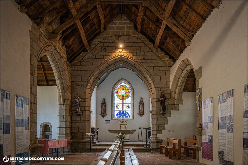 La chapelle Saint-Pierre sur la commune de Mahalon.