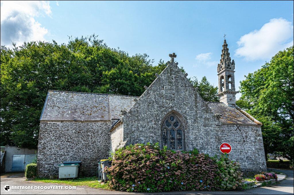 La chapelle Saint-Pierre sur la commune de Mahalon.