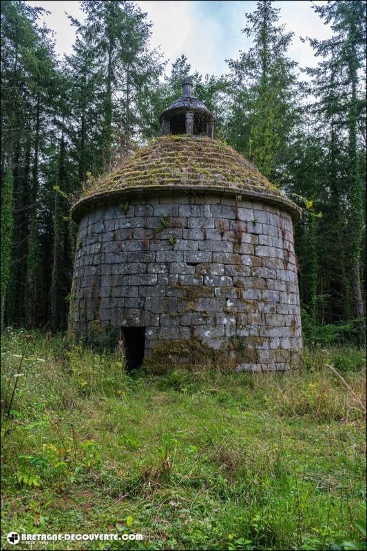 Le colombier de Mesmoal sur la commune de Plounérin.