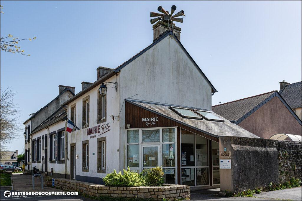 La mairie de la commune de Rosnoën dans le Finistère.