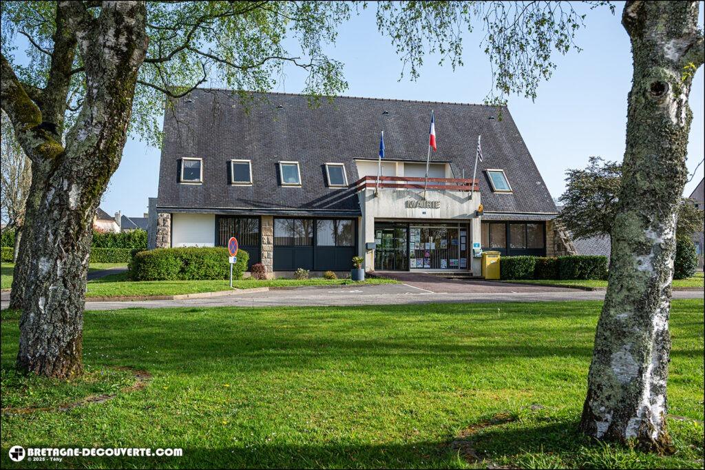 La mairie de la commune de Dinéault dans le Finistère.