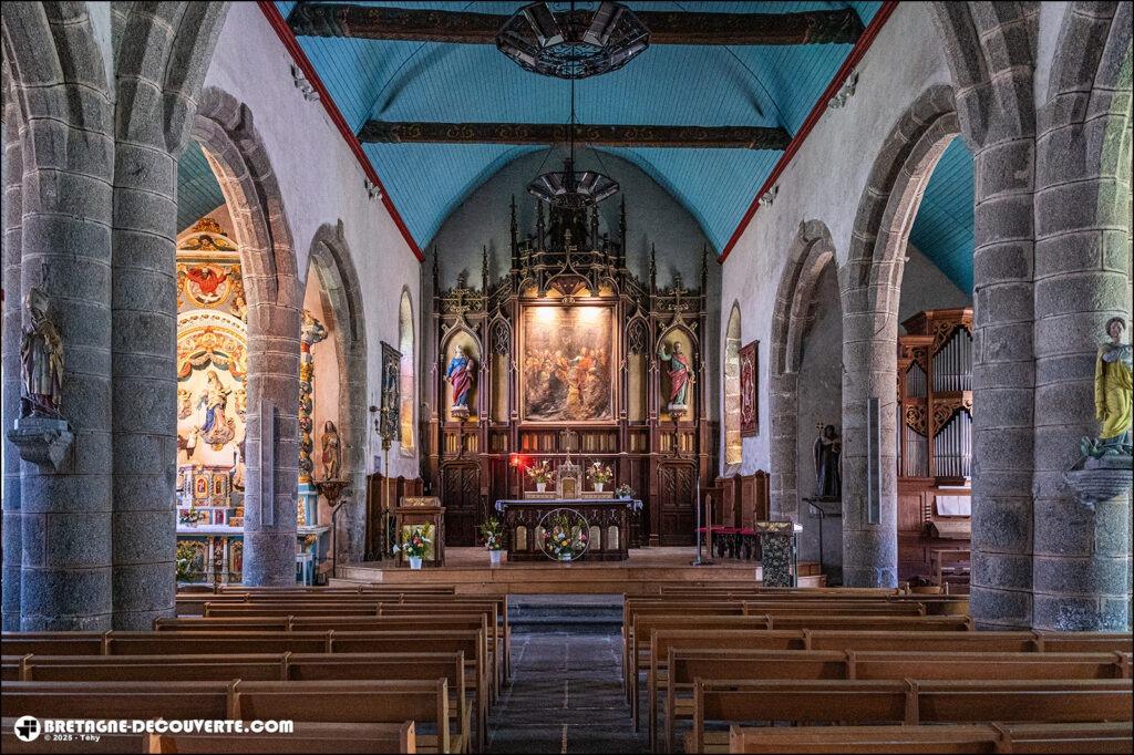 La nef de l'église Saint-Budoc sur la commune de Porspoder.