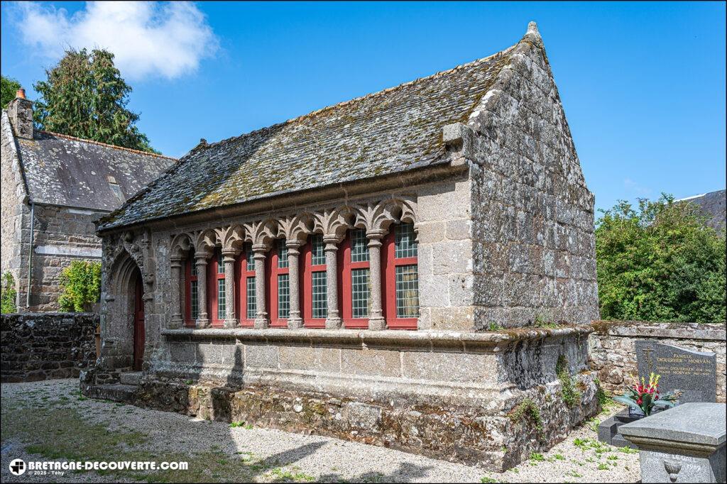L'ossuaire de l'église de Saint-Brandan sur la commune de Lanvellec.