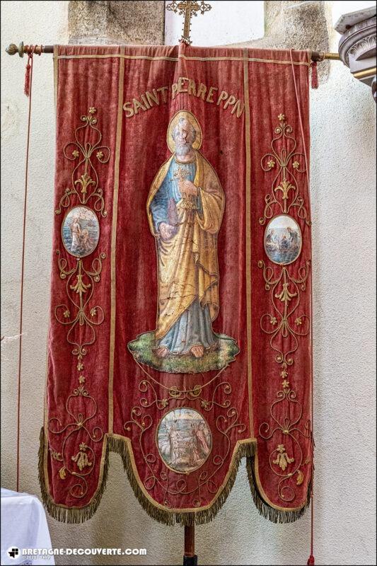 Bannière de Saint-Pierre dans l'église Saint-Pierre-et-Saint-Paul de Lannilis.