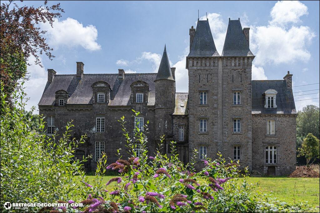Le manoir de Trebodennic sur la commune de Ploudaniel.