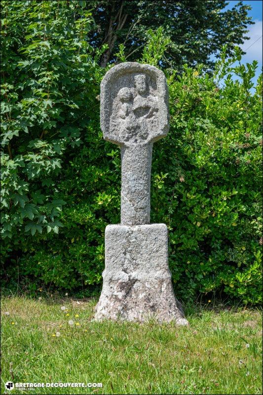 L'ancienne croix de chemin de Stréatveur sur la commune de Lesneven.