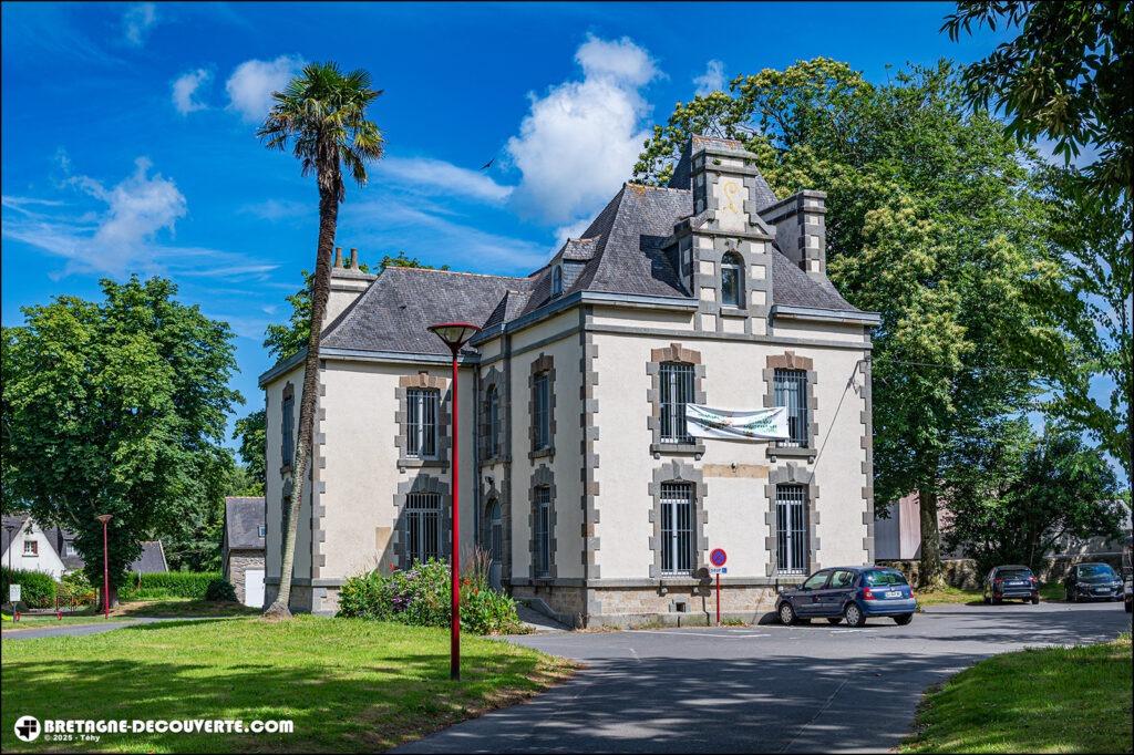 Le manoir de Kerlaouen sur la commune de Lesneven.