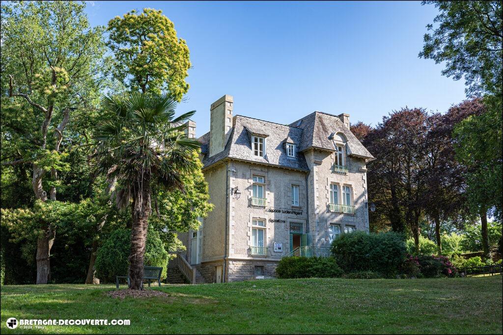 Le manoir de Créa'h-Quélen sur la commune de Landivisiau.