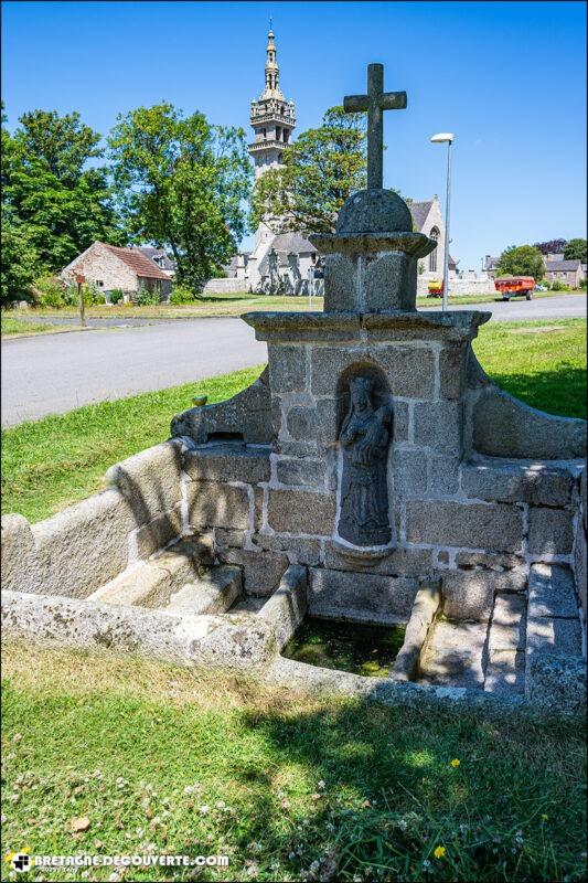 La fontaine Notre-Dame de Berven sur la commune de Plouzévédé.