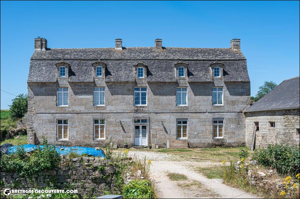Le manoir de Kerham sur la commune de Plouzévédé.