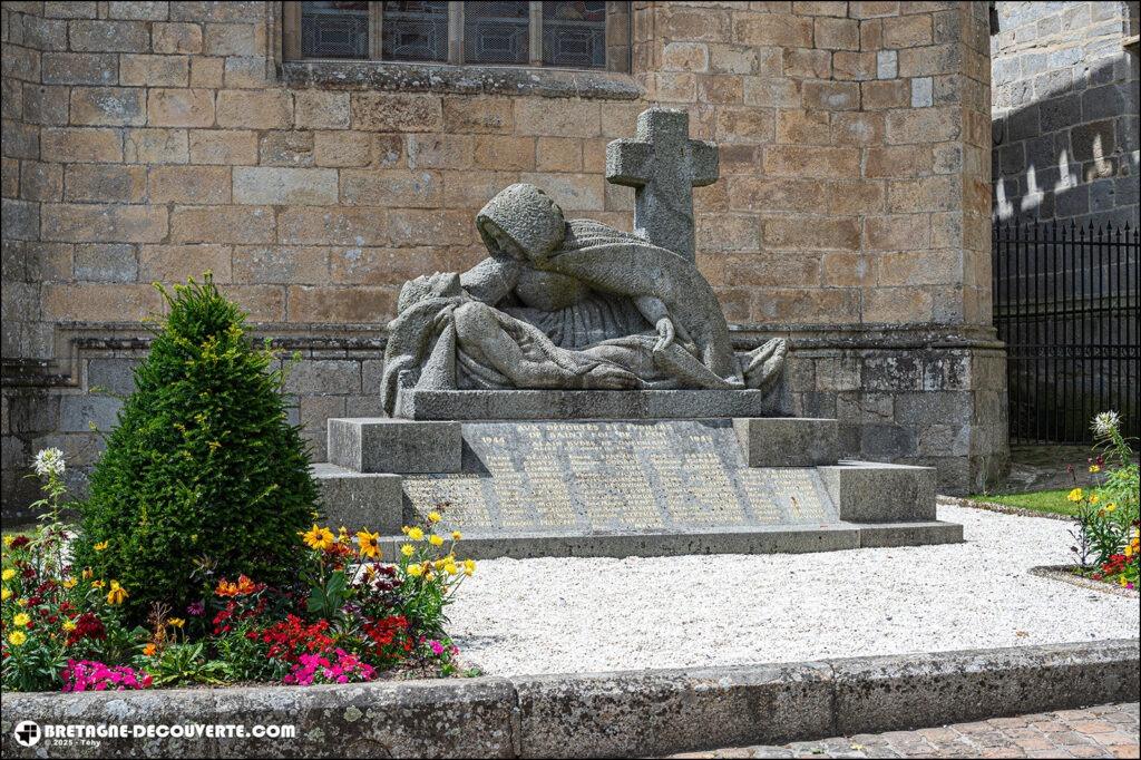 Le monument aux fusillés sur la commune de Saint-Pol-de-Léon.