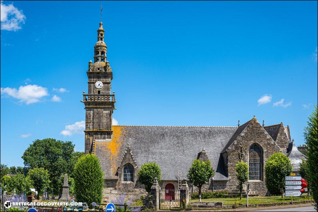 L'église Saint-Sauveur sur la commune de Saint-Sauveur.