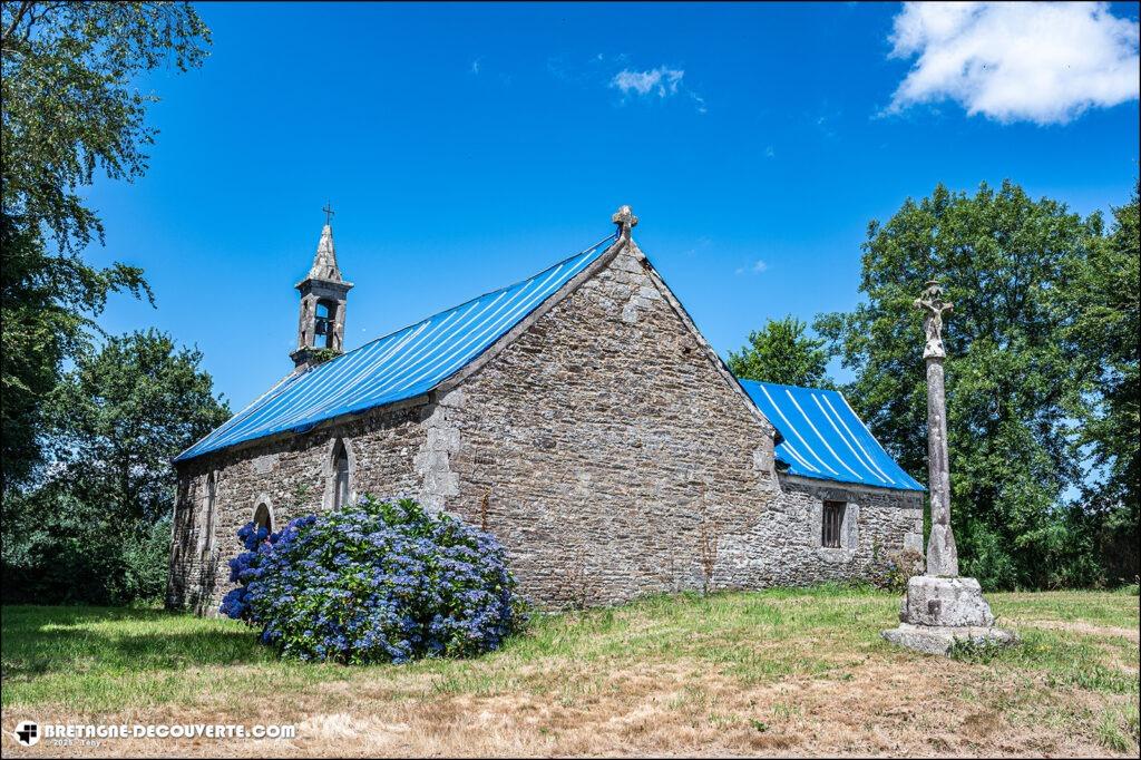 La chapelle Saint-Yves sur la commune de Saint-Sauveur.