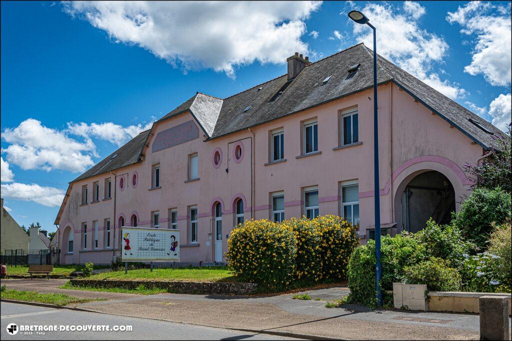L'école des filles sur la commune de Saint-Sauveur.