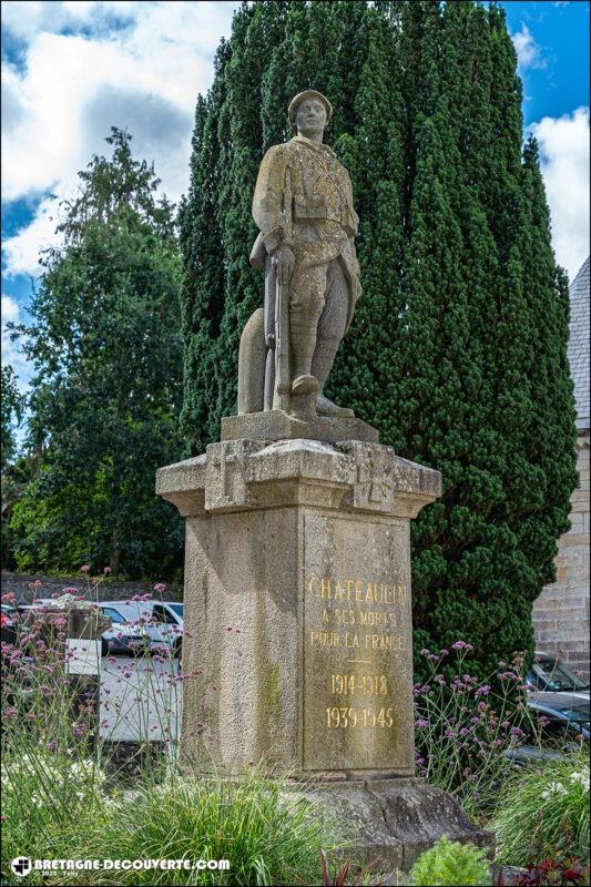 Le monument aux morts de la commune de Châteaulin.