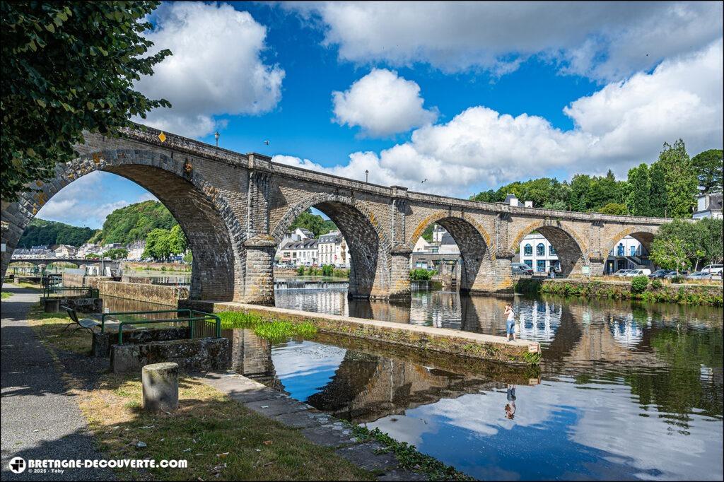 L'ancien viaduc ferroviaire sur la commune de Châteaulin