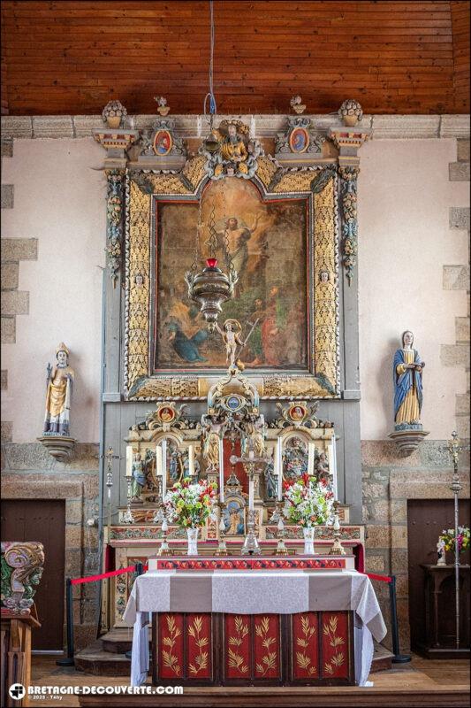 Le maître-autel de l'église Sainte-Sève de la commune de Sainte-Sève.