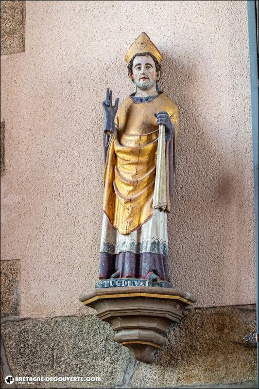 Statue de saint Tugdual dans l'église Sainte-Sève de la commune de Sainte-Sève.