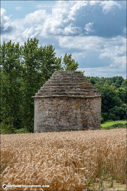 Le colombier de Castelmen sur la commune de Taulé.