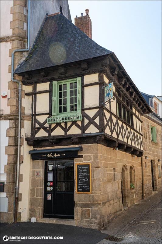 Ancienne maison à colombage sur la commune d'Audierne.