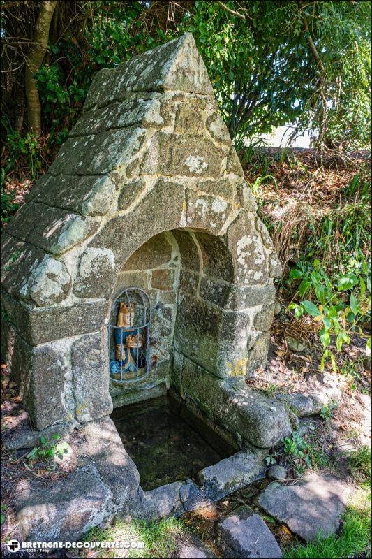 La fontaine Sainte-Edwette sur la commune d'Audierne.
