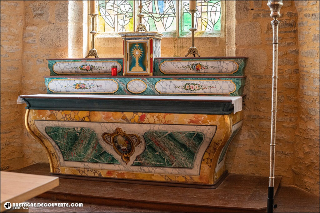 Le maître-autel de la chapelle de Kersaint à Landunvez