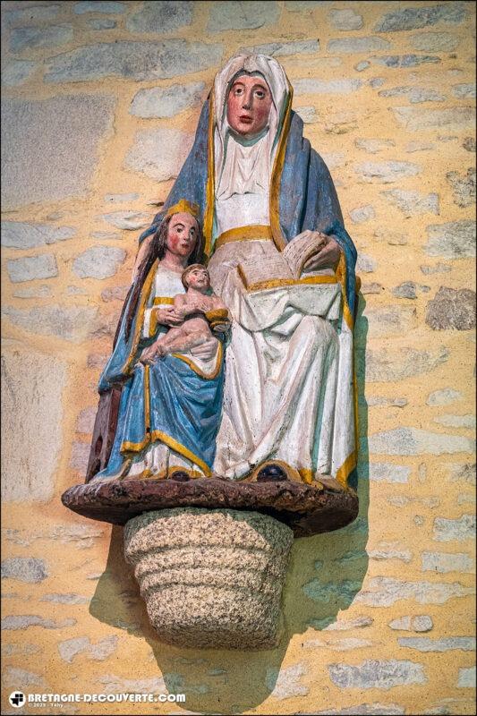Groupe sculpté dans la chapelle de Kersaint à Landunvez.