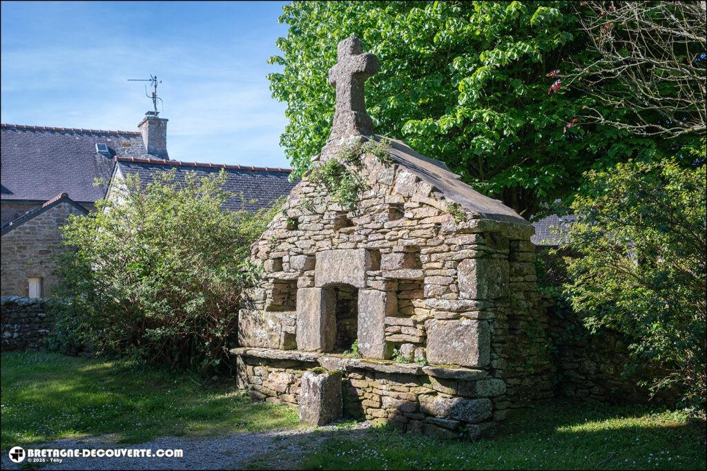 L'ossuaire de la chapelle de Kersaint à Landunvez.