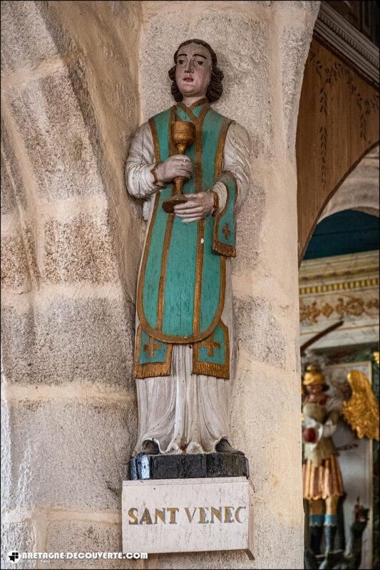 Statue de saint Venec dans l'église Saint-Rivoaré de Lanrivoaré.