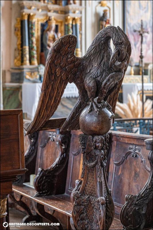 L'aigle lutrin de l'église Notre-Dame de Trémaouézan.