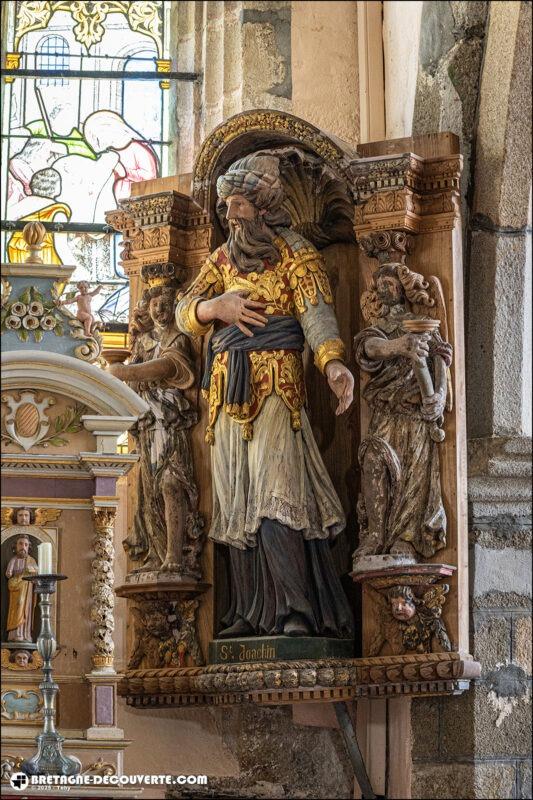 Statue de Saint Joachim dans l'église Notre-Dame de Trémaouézan.