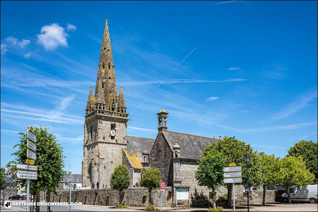 L'église Saint-Hervé de Lanhouarneau dans le Finistère.