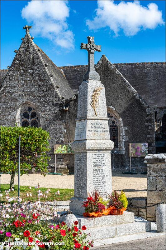 Le monument aux morts de la commune de Plougras dans les Côtes d'Armor