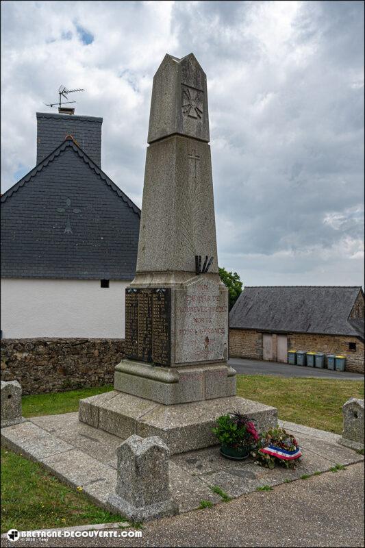 Le monument aux morts de la commune de Plounévez-Moëdec dans les Côtes d'Armor.