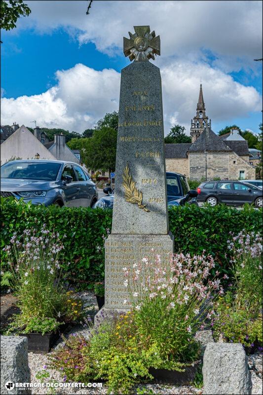 Le monument aux morts de la commune de Locquénolé dans le Finistère.