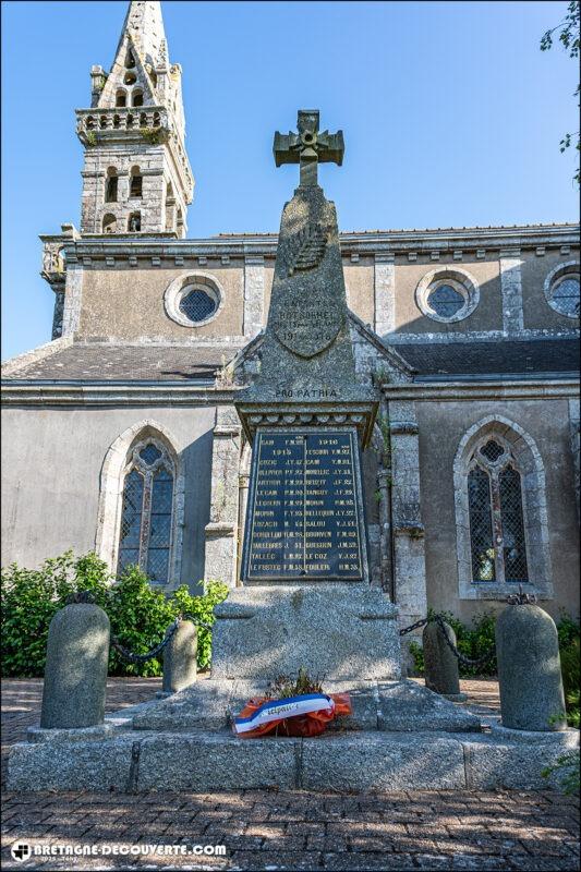Le monument aux morts de la commune de Botsorhel dans le Finistère.