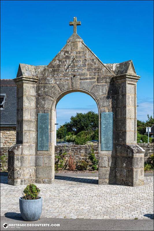 Le monument aux morts de la commune de Kerlaz dans le Finistère.