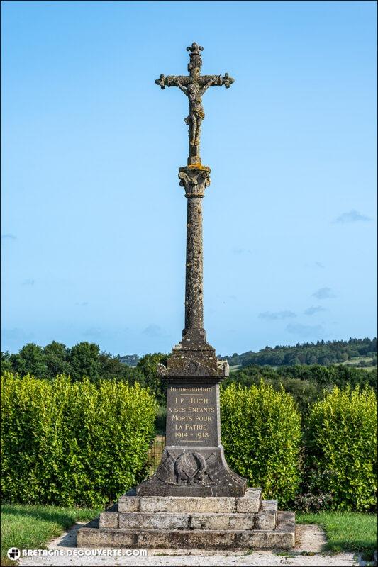 Le monument aux morts de la commune de Le Juch dans le Finistère.